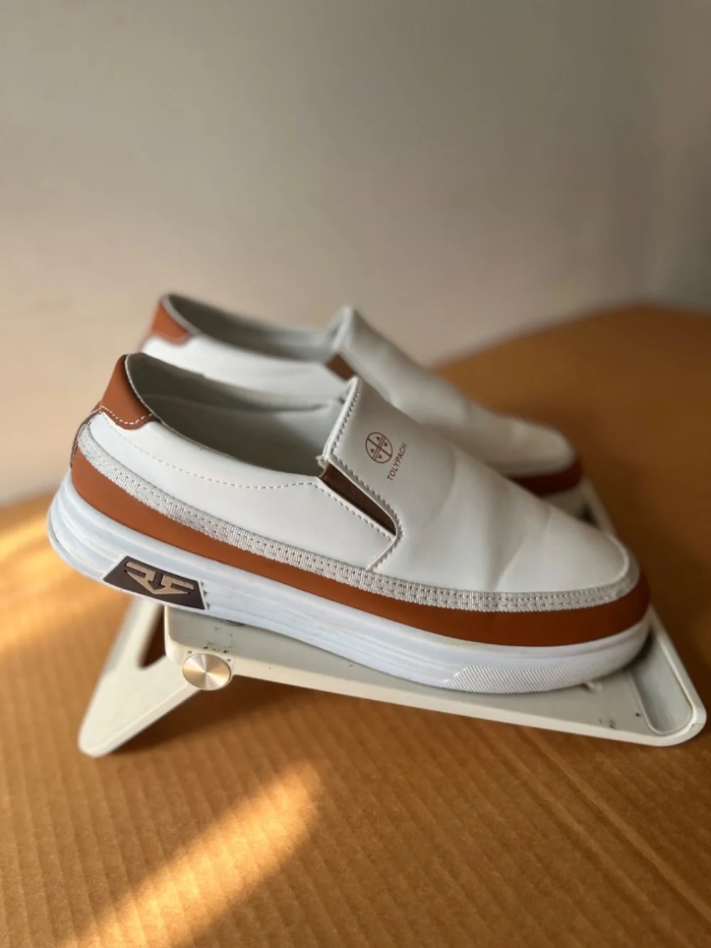 Tolypach men slip